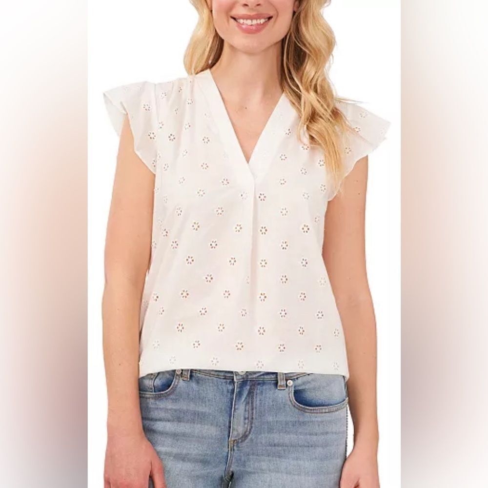 NWT white CeCe eyelet Top- medium